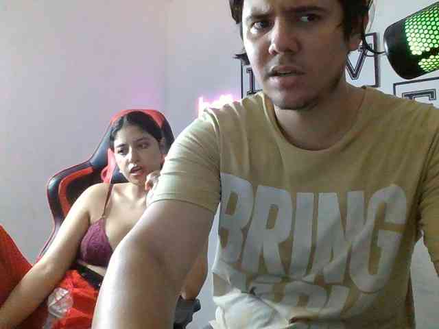 Emy23Jack23 webcam