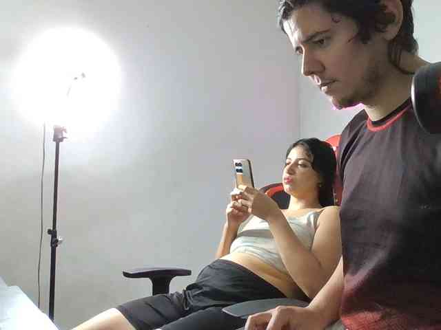 Emy23Jack23 webcam