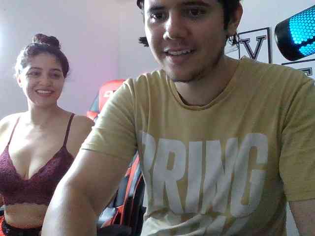 Emy23Jack23 webcam
