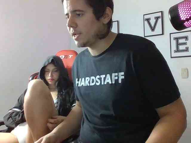 Emy23Jack23 webcam