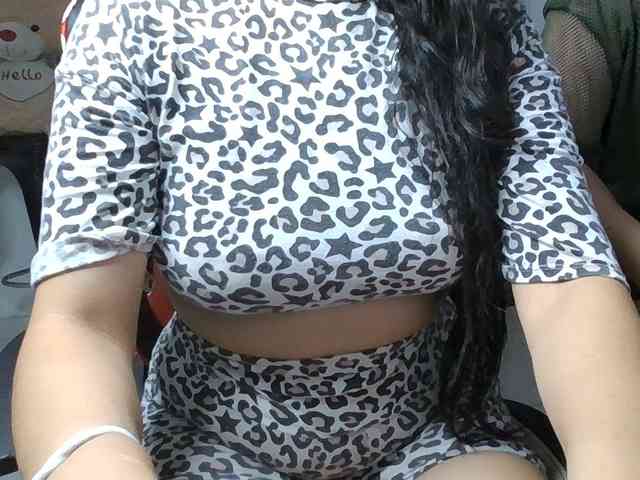Emy23Jack23 webcam
