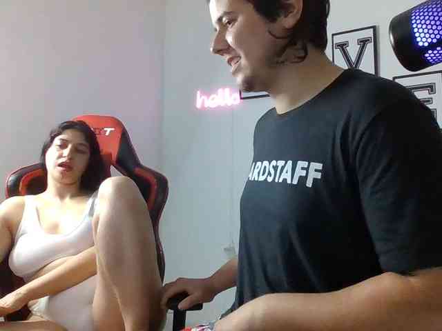 Emy23Jack23 webcam
