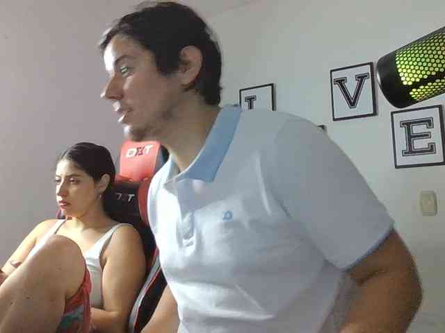 Emy23Jack23 webcam