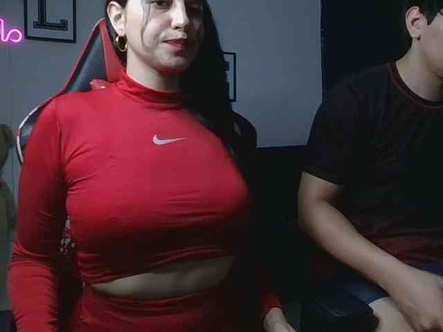 Emy23Jack23 webcam