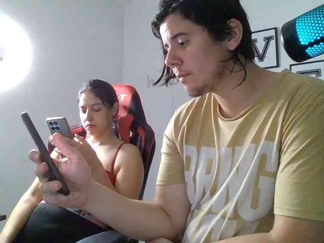 Emy23Jack23 webcam
