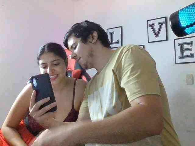 Emy23Jack23 webcam
