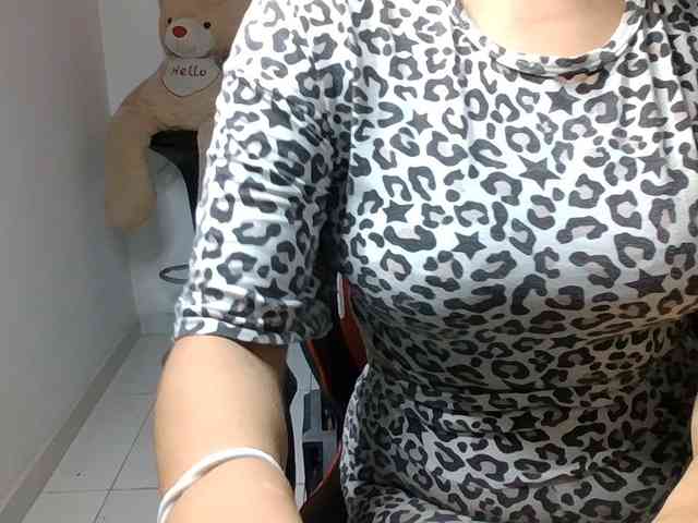 Emy23Jack23 webcam