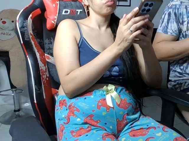 Emy23Jack23 webcam