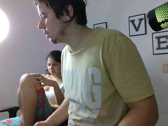 Emy23Jack23 webcam