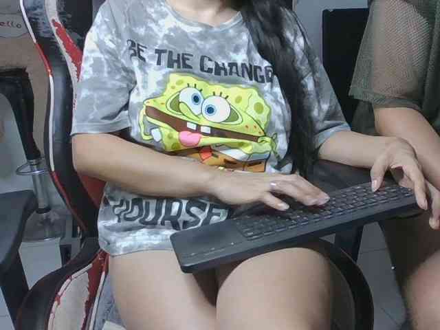 Emy23Jack23 webcam