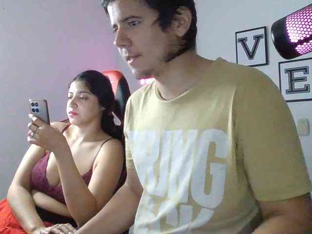 Emy23Jack23 webcam