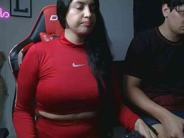 Emy23Jack23 webcam