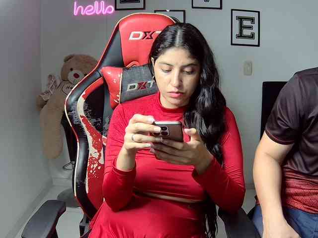 Emy23Jack23 webcam