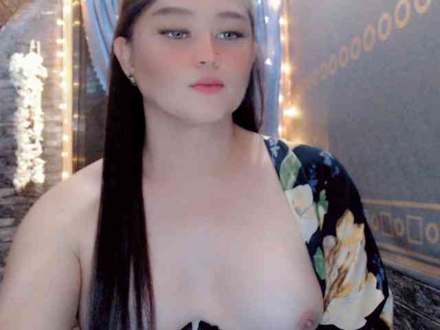 Sweethazelnut Live Webcam on BongaCams