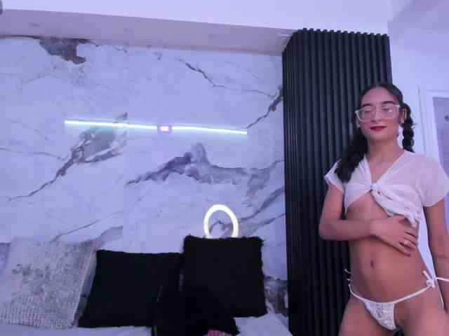 AfroditaEvans webcam