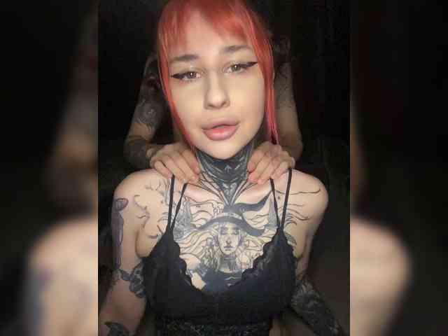 shnesyne Live Webcam on BongaCams