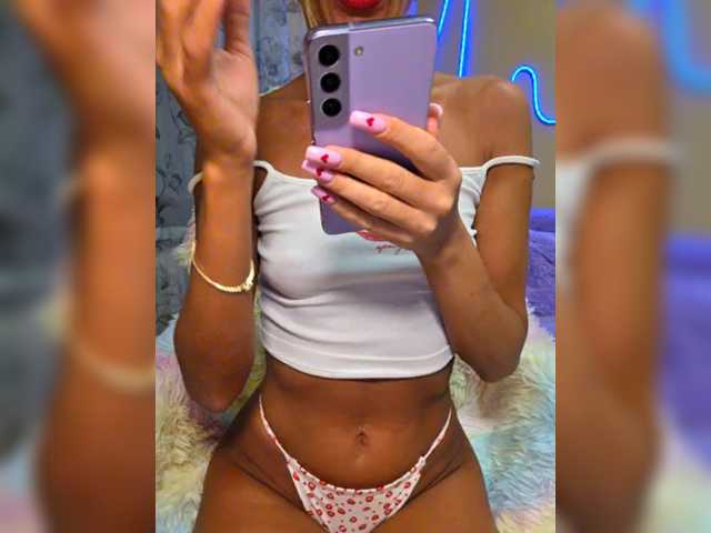 MiaSugar's BongaCams show and profile