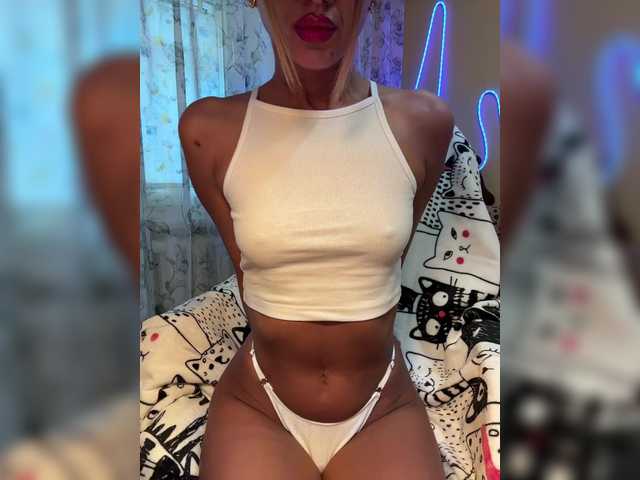 MiaSugar's BongaCams show and profile