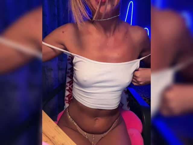 MiaSugar's BongaCams show and profile