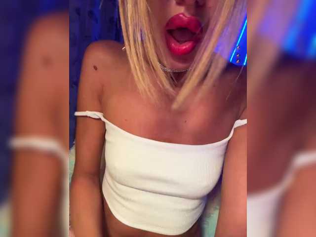 MiaSugar's BongaCams show and profile