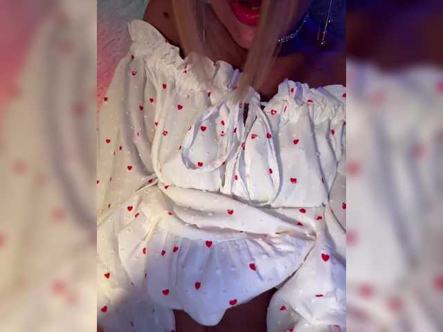 MiaSugar's BongaCams show and profile