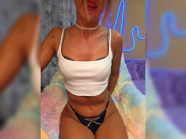 MiaSugar's BongaCams show and profile