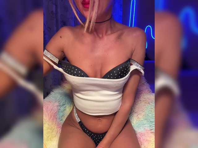 MiaSugar's BongaCams show and profile