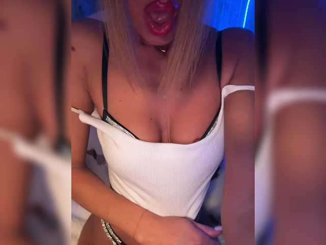 MiaSugar's BongaCams show and profile