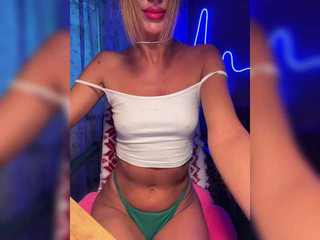 MiaSugar's BongaCams show and profile