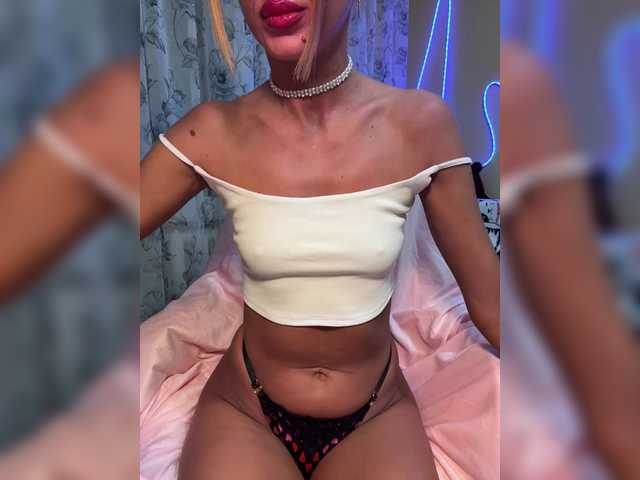 MiaSugar's BongaCams show and profile