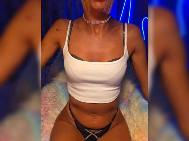 MiaSugar's BongaCams show and profile