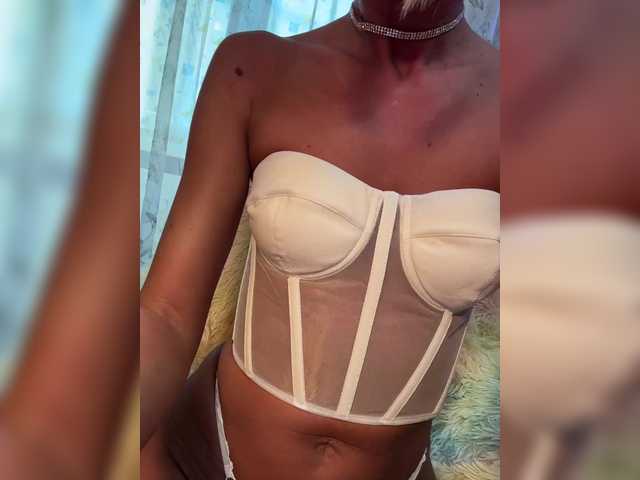 MiaSugar's BongaCams show and profile