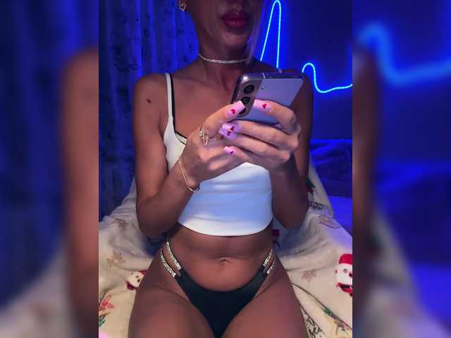 MiaSugar's BongaCams show and profile