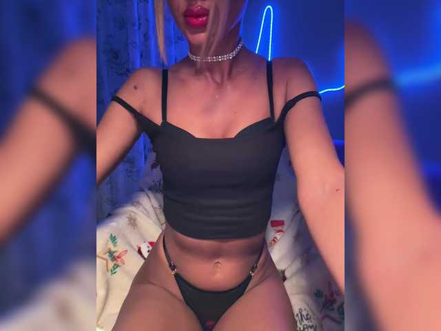 MiaSugar's BongaCams show and profile