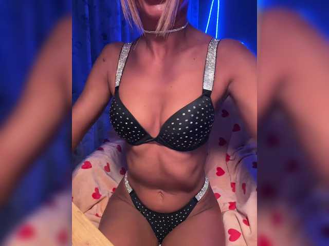 MiaSugar's BongaCams show and profile