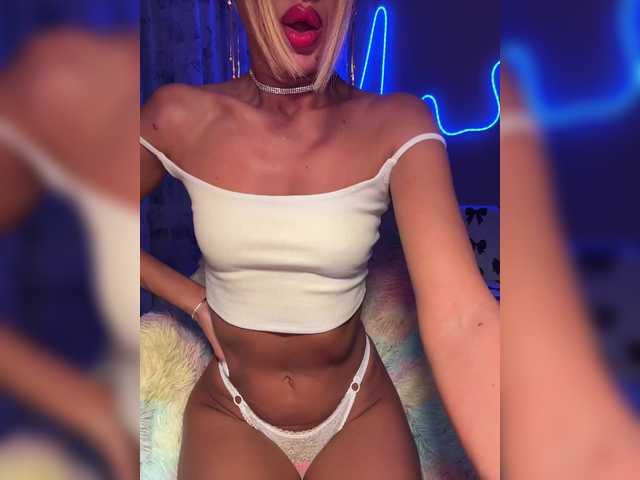 MiaSugar's BongaCams show and profile