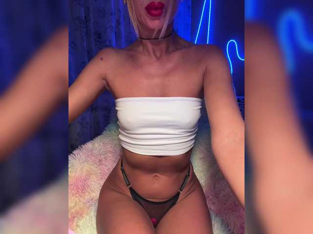 MiaSugar's BongaCams show and profile