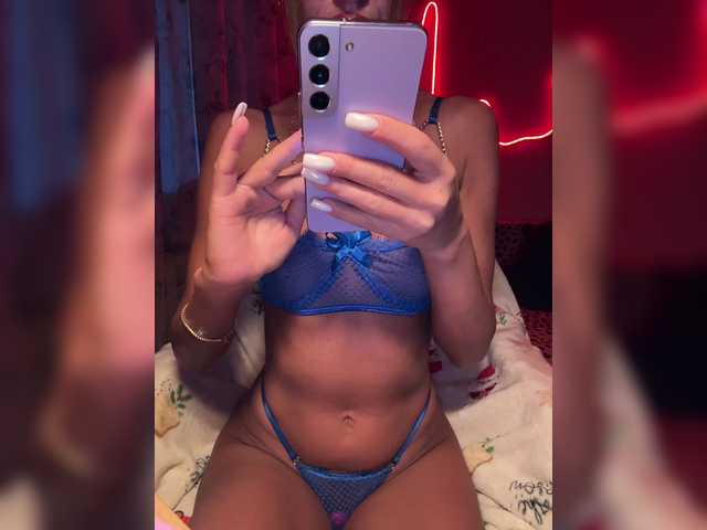 MiaSugar's BongaCams show and profile