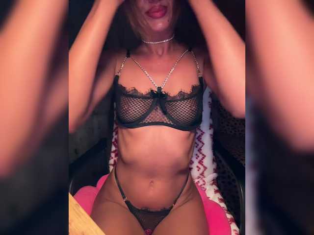 MiaSugar's BongaCams show and profile