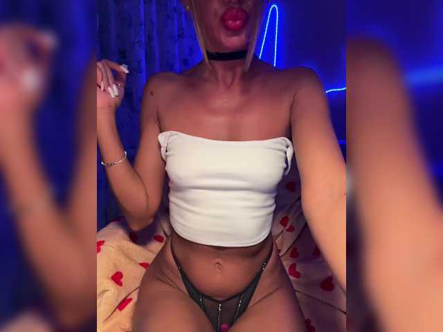 MiaSugar's BongaCams show and profile