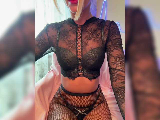 MiaSugar's BongaCams show and profile