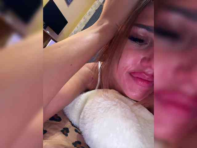 Daria_Desire webcam