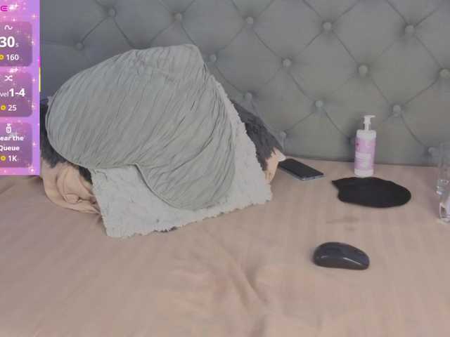 EMMAAA-STOONEE live cam profile