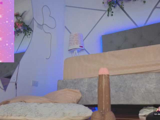 EMMAAA-STOONEE live cam profile