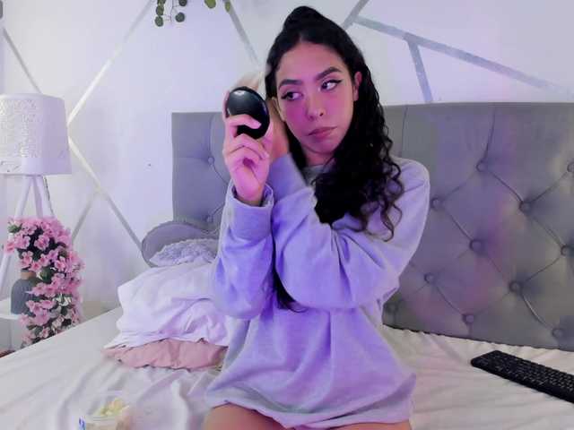 EMMAAA-STOONEE webcam