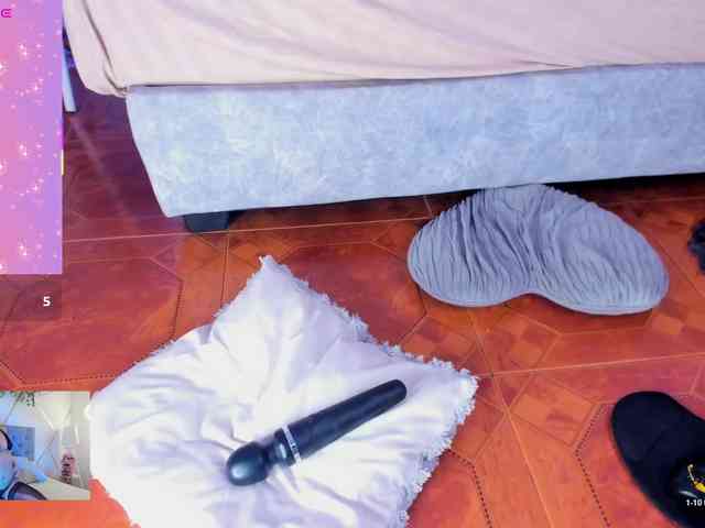 EMMAAA-STOONEE webcam