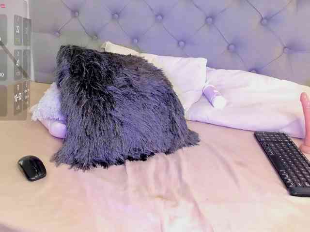 EMMAAA-STOONEE webcam