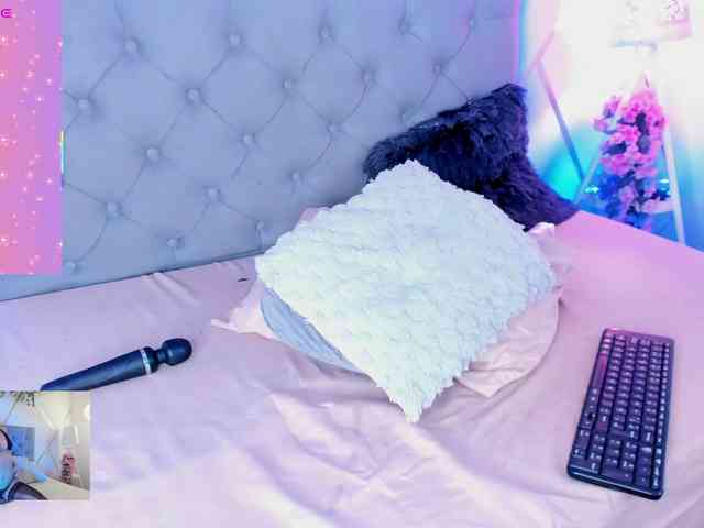 EMMAAA-STOONEE webcam