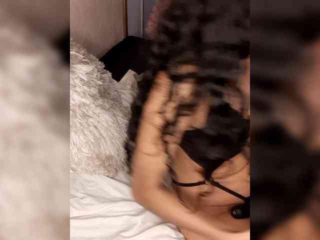 EMMAAA-STOONEE webcam