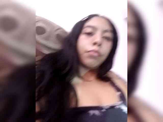 EMMAAA-STOONEE webcam